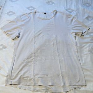 Lululemon tee shirt